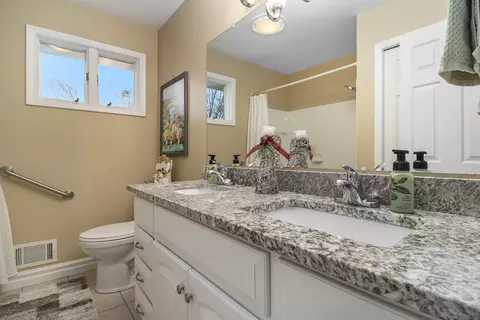 10410 Moon Rd, Saline, MI 48176 photo 11