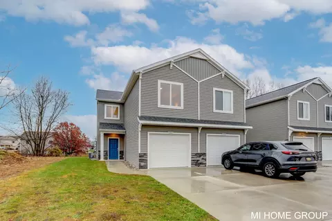 13641 Signature Dr, Holland, MI 49424