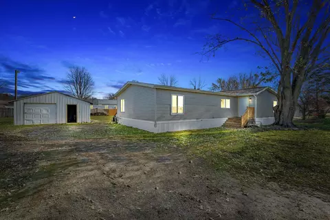 69823 Hazel St, Union, MI 49130