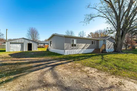 69823 Hazel St, Union, MI 49130 photo 2