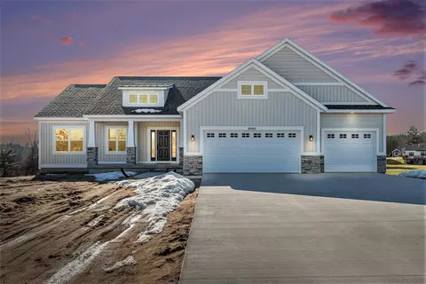 8969 Courtland Hills Ct NE, Rockford, MI 49341