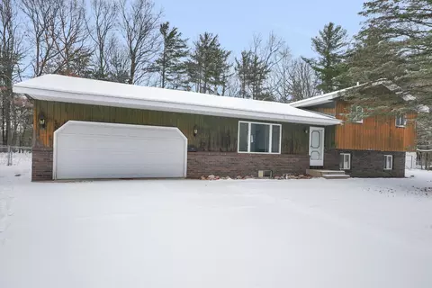 4884 Strong St, Montague, MI 49437