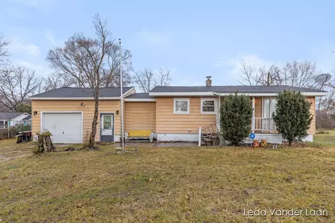 11918 Saddler Rd, Plainwell, MI 49080