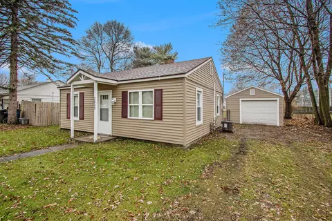 2005 Lewis Dr, Niles, MI 49120
