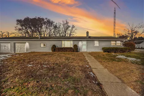 701 N Lavinia St, Ludington, MI 49431