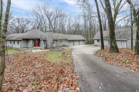 8722 W F Ave, Kalamazoo, MI 49009