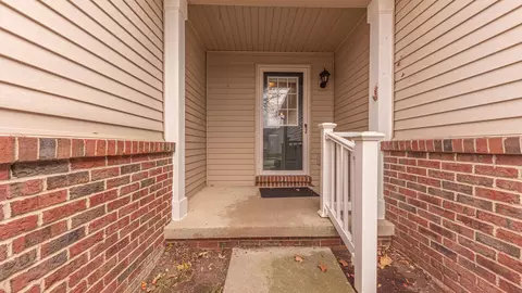 312 Redmaple Ln, Brighton, MI 48116 photo 5