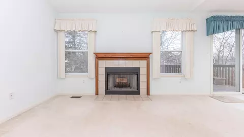 312 Redmaple Ln, Brighton, MI 48116 photo 8