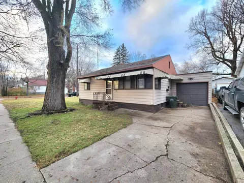 938 W Southern Ave, Muskegon, MI 49441