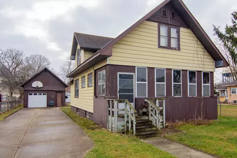 1352 Hickory St, Niles, MI 49120