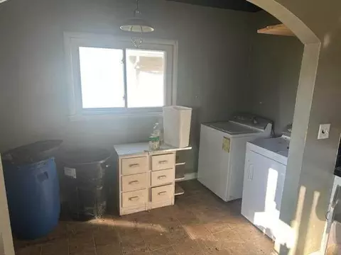 325 E Addison St, Jackson, MI 49203 photo 2