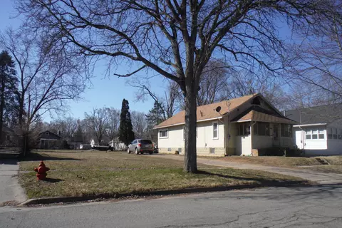 325 E Addison St, Jackson, MI 49203