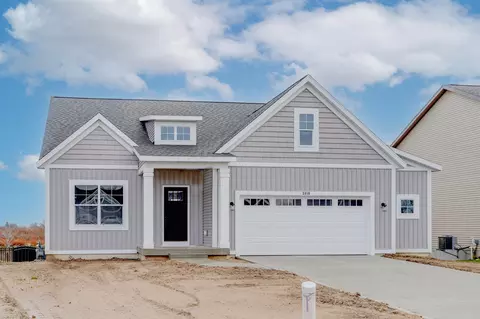 3810 Elderberry Dr, Holland, MI 49424
