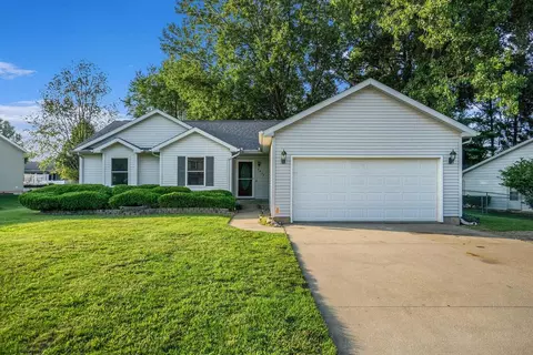5848 Castleton Ln, Kalamazoo, MI 49009