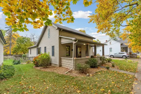 618 Taylor St, Chelsea, MI 48118