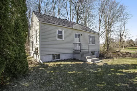 640 10 Mile Rd NE, Comstock Park, MI 49321