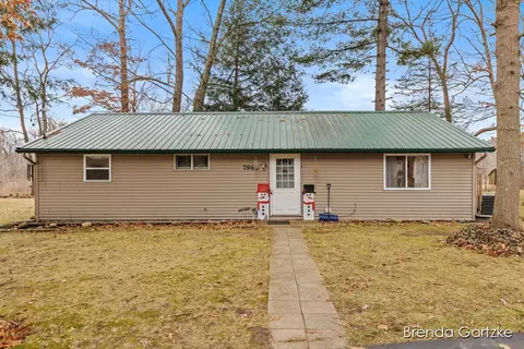 7966 Main St, Newaygo, MI 49337