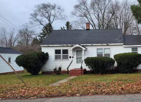 133 Old St, Hartford, MI 49057