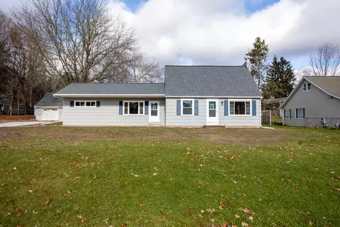 2404 Denton Rd, Jackson, MI 49203