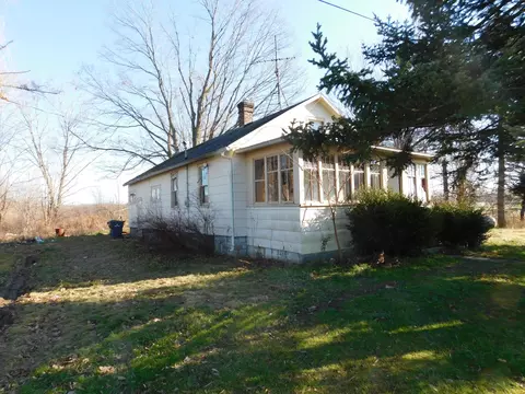 6797 Old Pipestone Rd, Eau Claire, MI 49111