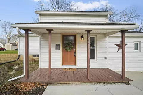 136 Arnold St, Jackson, MI 49202 photo 3