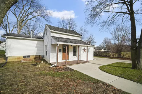 136 Arnold St, Jackson, MI 49202 photo 2