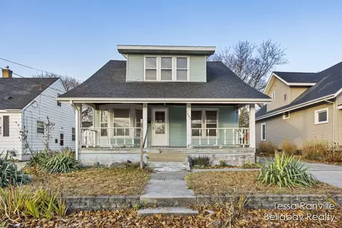 1663 Cleveland Ave SW, Wyoming, MI 49509