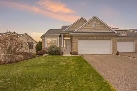 6620 Gracepoint Dr SE, Caledonia, MI 49316