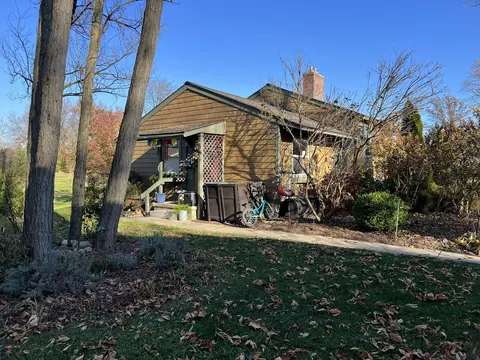 2350 Parkwood Ave, Ann Arbor, MI 48104