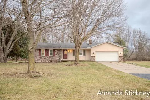 7290 Bouman Dr, Middleville, MI 49333