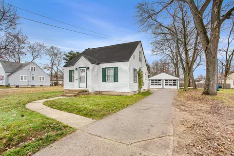 706 36th St SW, Wyoming, MI 49509