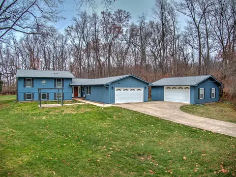3638 Sassafras Dr, Jackson, MI 49201