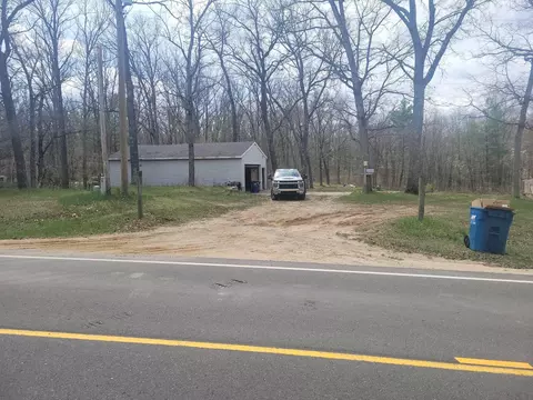 23861 Almy Rd, Howard City, MI 49329