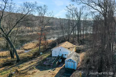 4160 S Norris Rd, Delton, MI 49046