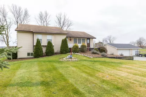 2720 W Bertrand Rd, Niles, MI 49120