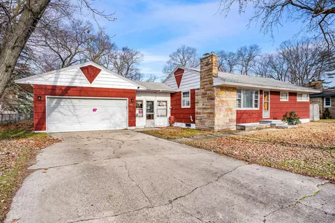 1754 Oak Park Dr, Muskegon, MI 49442