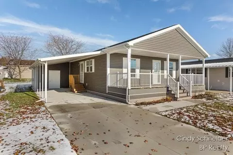 1305 Wildfield Ln, Fremont, MI 49412