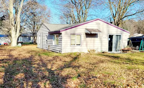 42598 82nd Ave, Decatur, MI 49045