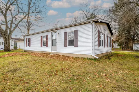 321 First St, Watervliet, MI 49098