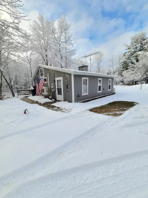 12555 205th Ave, Big Rapids, MI 49307