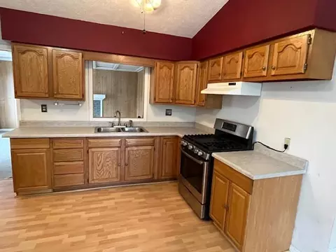 376 8th St, Plainwell, MI 49080 photo 3