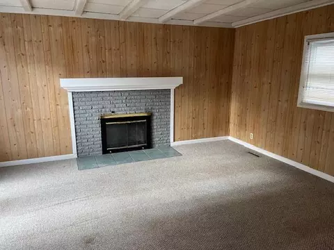 376 8th St, Plainwell, MI 49080 photo 5