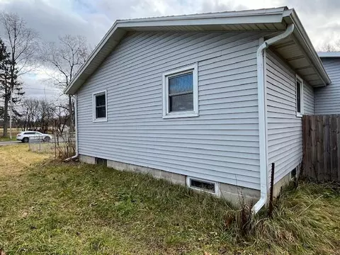 376 8th St, Plainwell, MI 49080 photo 17