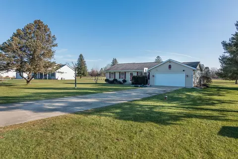 52401 Pulver Rd, Three Rivers, MI 49093 photo 3