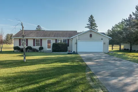 52401 Pulver Rd, Three Rivers, MI 49093 photo 2