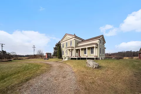 12350 Territorial Rd, Munith, MI 49259 photo 2