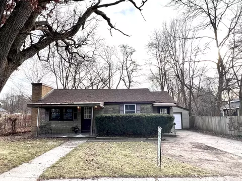 207 E Summit St, Greenville, MI 48838