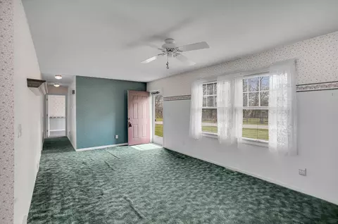 3472 Agnes St, Jackson, MI 49203 photo 2
