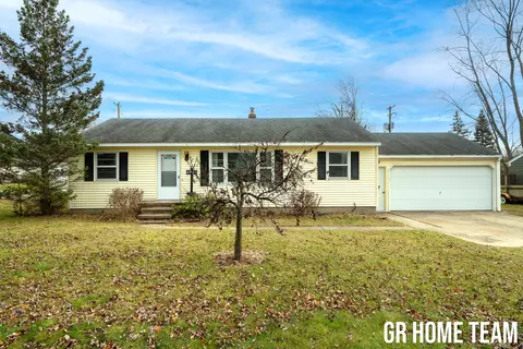 4930 Mildred Ave SE, Kentwood, MI 49508