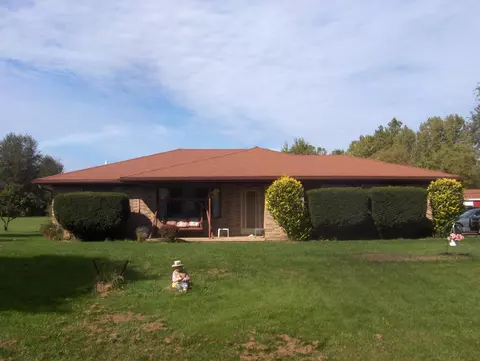 8475 Earhart Rd, South Lyon, MI 48178